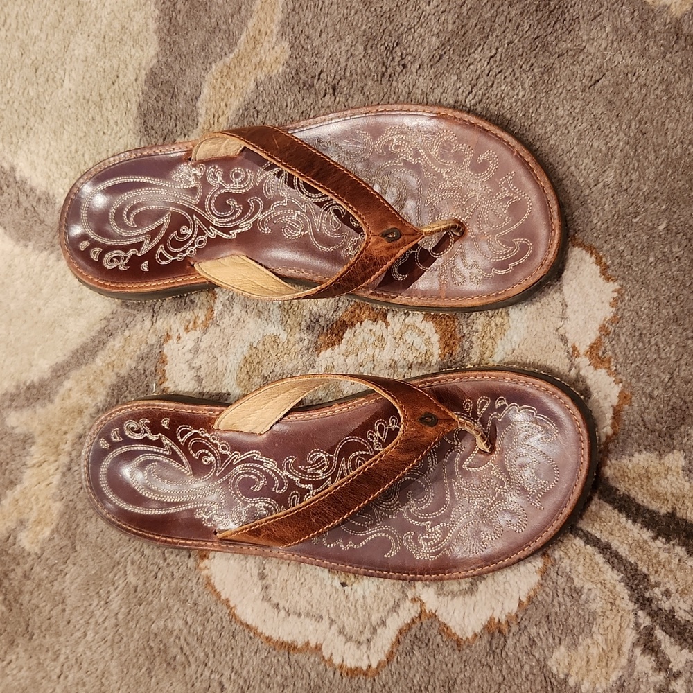 Olukai Paniolo flipflops size 9